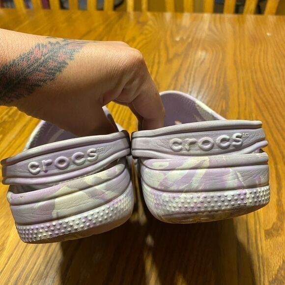 Crocs purple marbled clogs-women’s size 8 - Picture 4 of 9